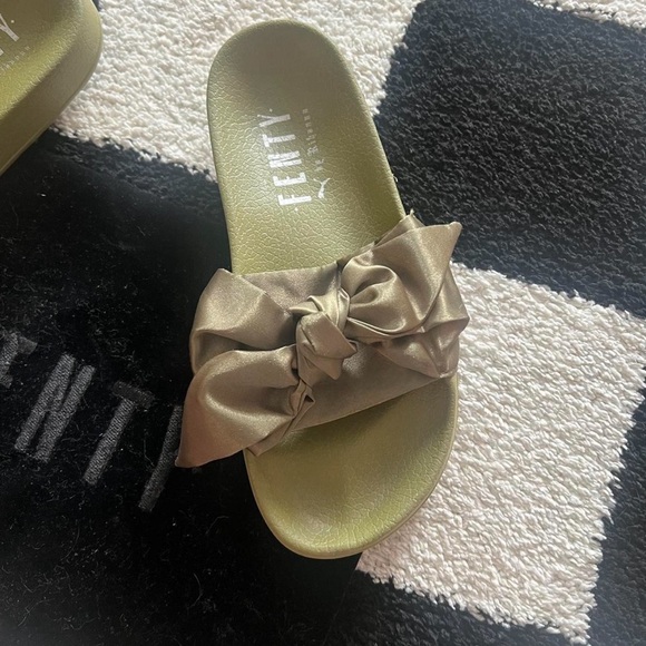 Fenty x Puma olive green slides - Picture 5 of 5